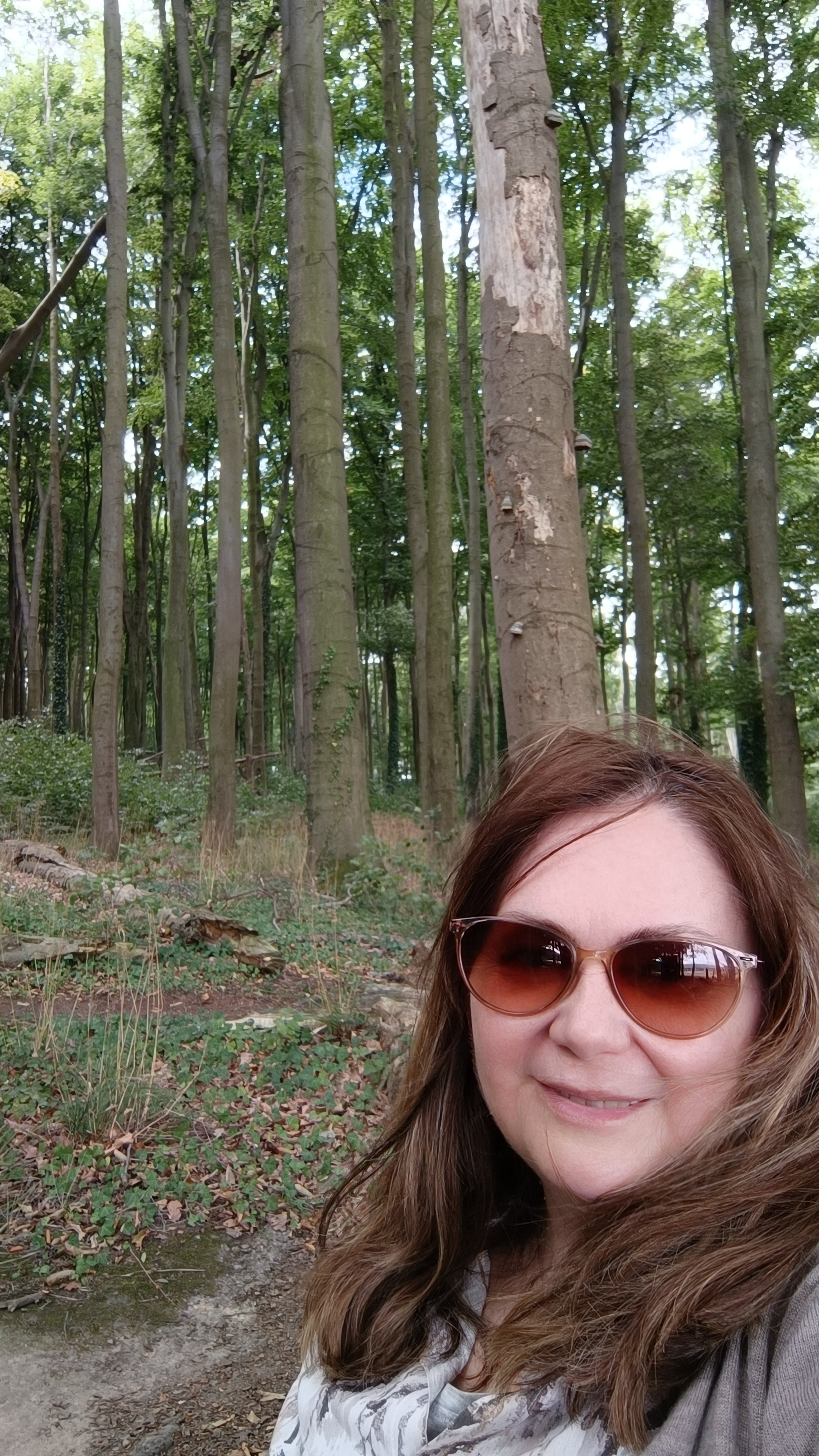 María Pía Pacheco en un bosque